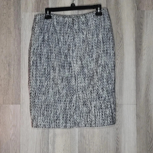🛍Karl Lagerfeld Paris Black White‎ Tweed Back Zip Pencil Skirt Womens Size 8 - Picture 2 of 9